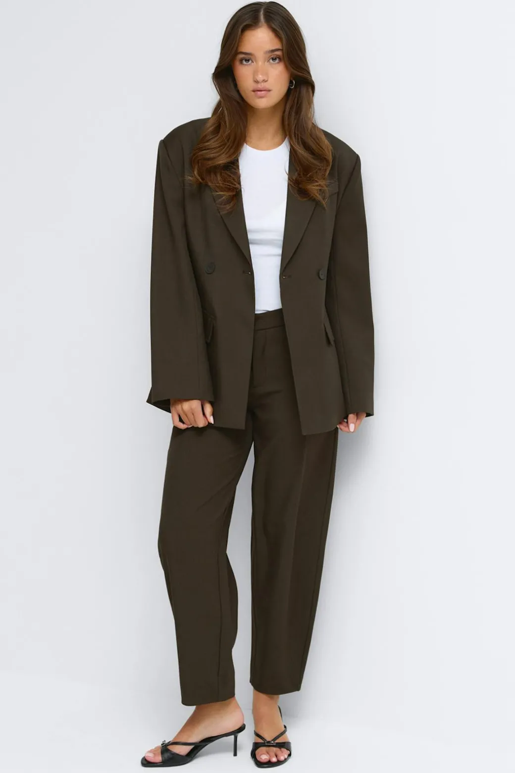 Mid waist barrel trousers