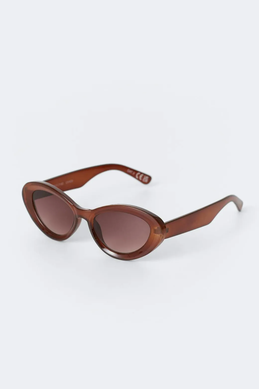 Oval cat eye sunglasses