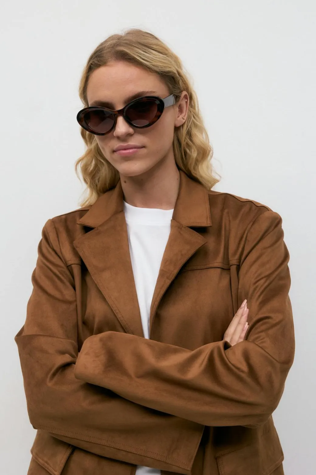 Oval cat eye sunglasses