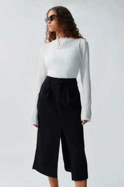 Pleated skirt