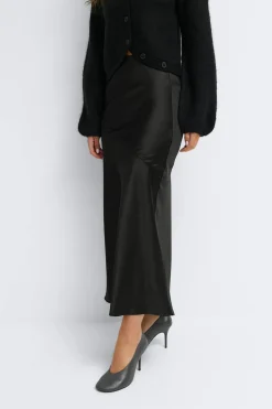 Satin skirt