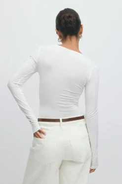 Scoop neck top