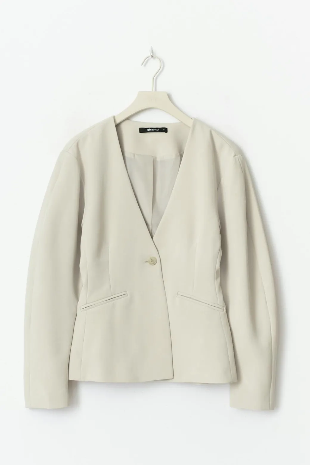 Sculpted blazer