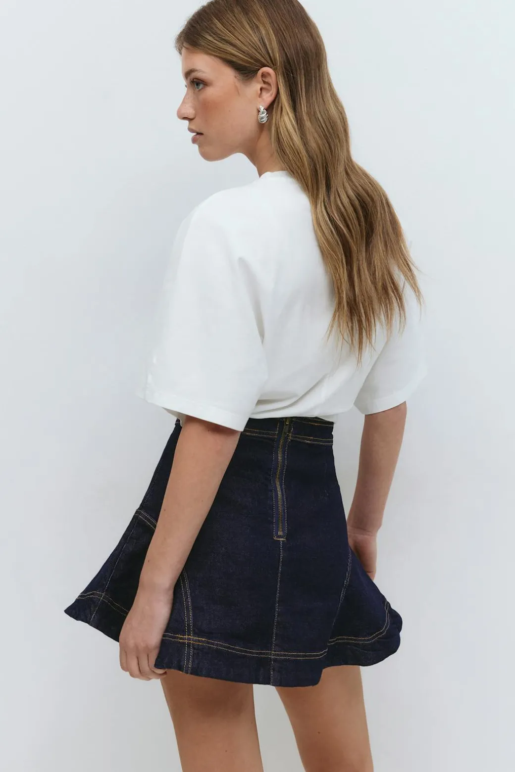 Sculpted denim skirt