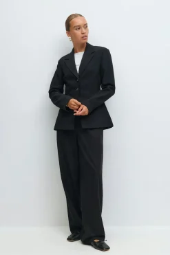 Shaped blazer