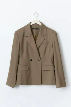Shaped blazer