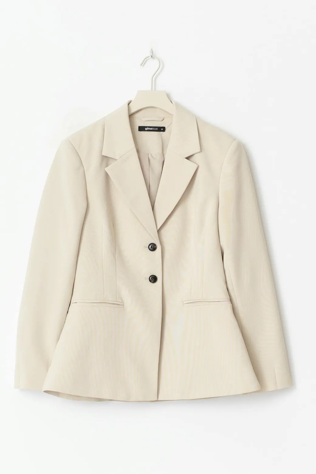 Shaped blazer