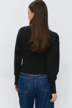Shaped knitted cardigan