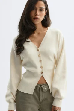 Shaped knitted cardigan