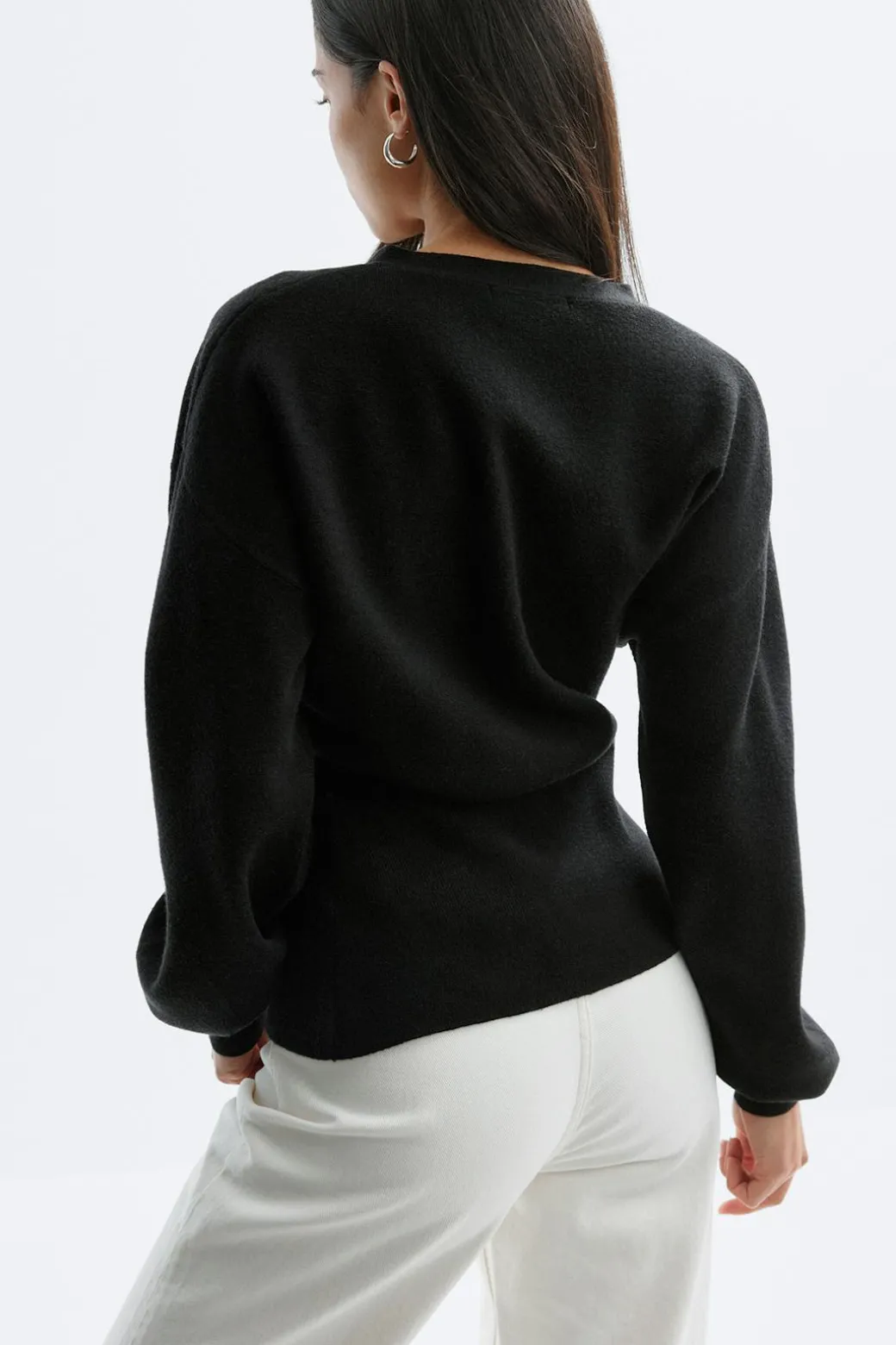 Shaped knitted cardigan
