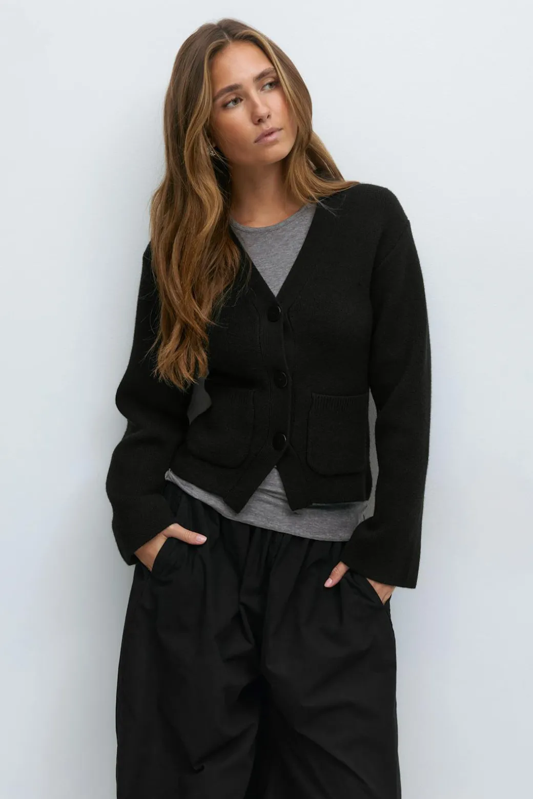 Shaped knitted cardigan