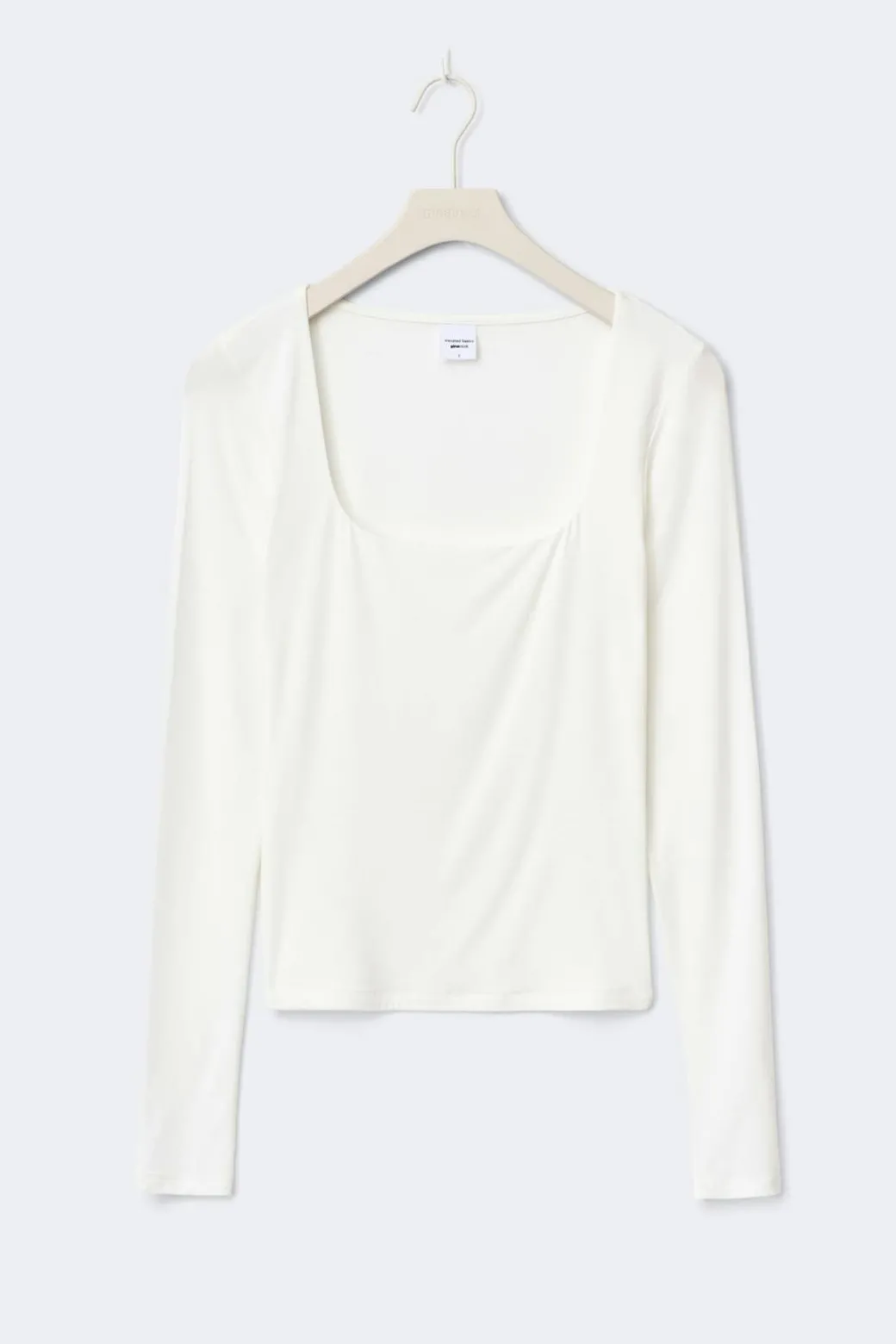 Slim fit scoop neck top