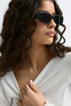 Slim rectangular sunglasses