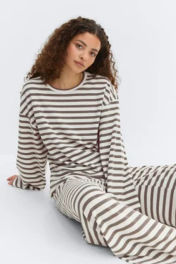 Soft loungewear longsleeve top