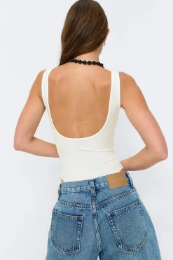Square neck body