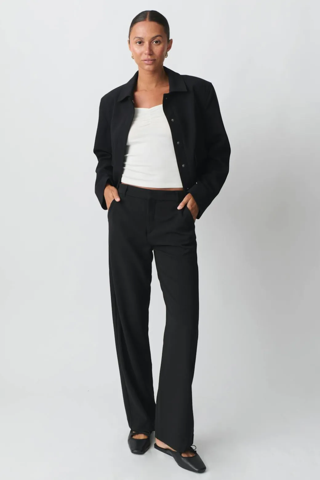 Straight regular trousers