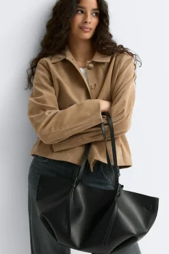 Strap handle tote bag