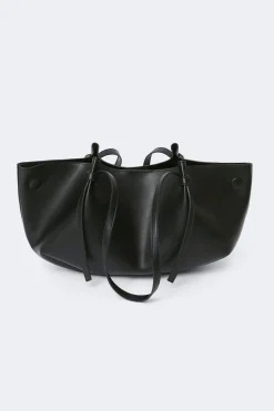 Strap handle tote bag