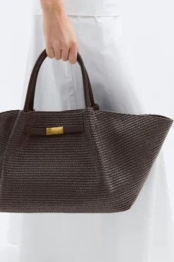 Structure strap tote bag