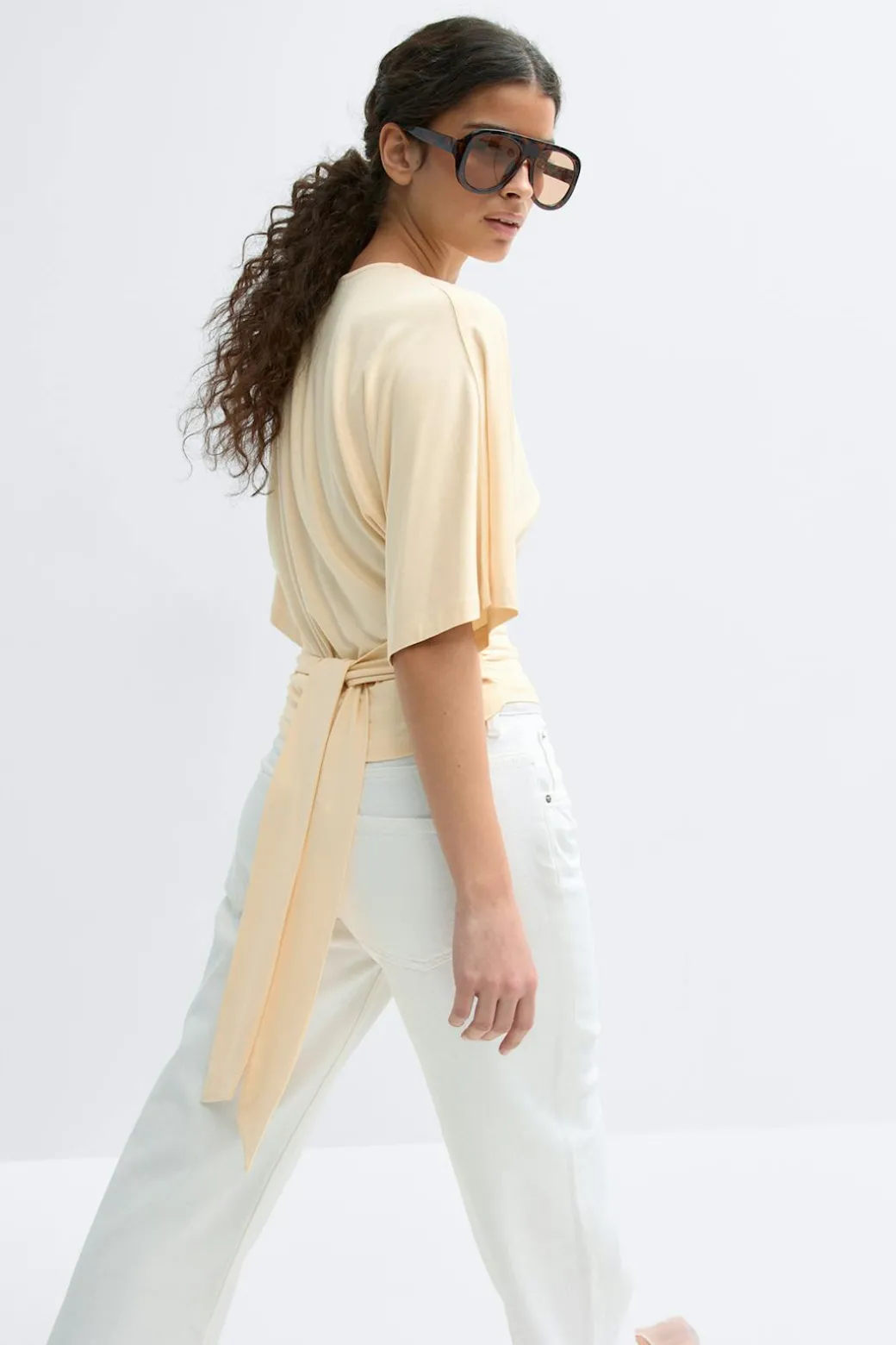 Tie back top