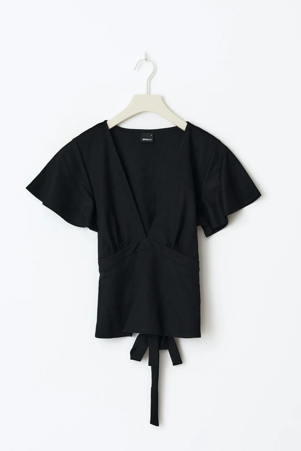 Tie top