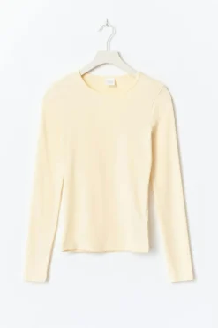 Tight fit long sleeve top