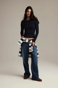 Tight fit long sleeve top