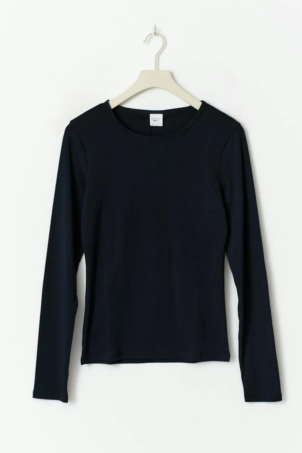 Tight fit long sleeve top