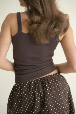 Tight fit rib singlet