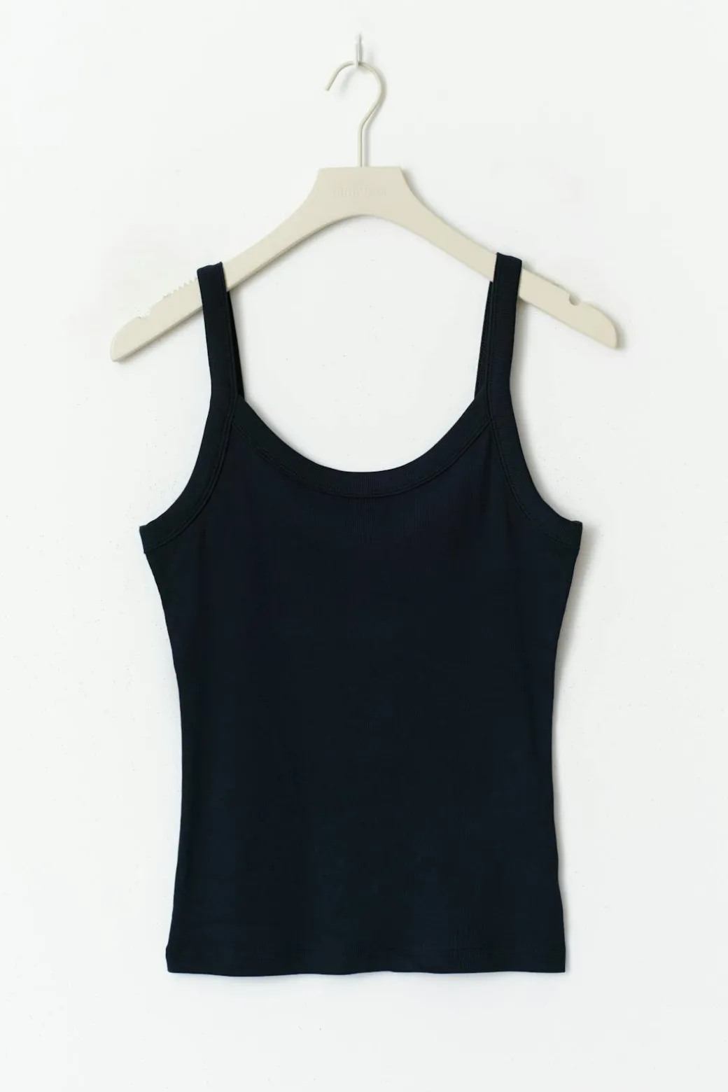 Tight fit rib singlet