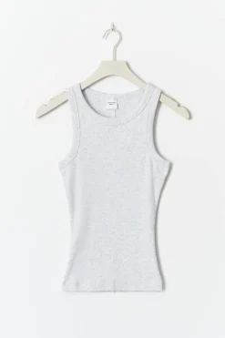 Tight fit rib tank