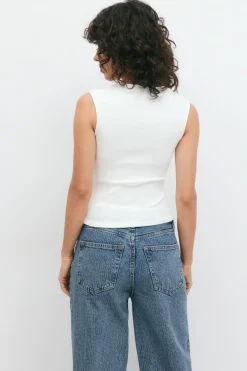 Tight rib top
