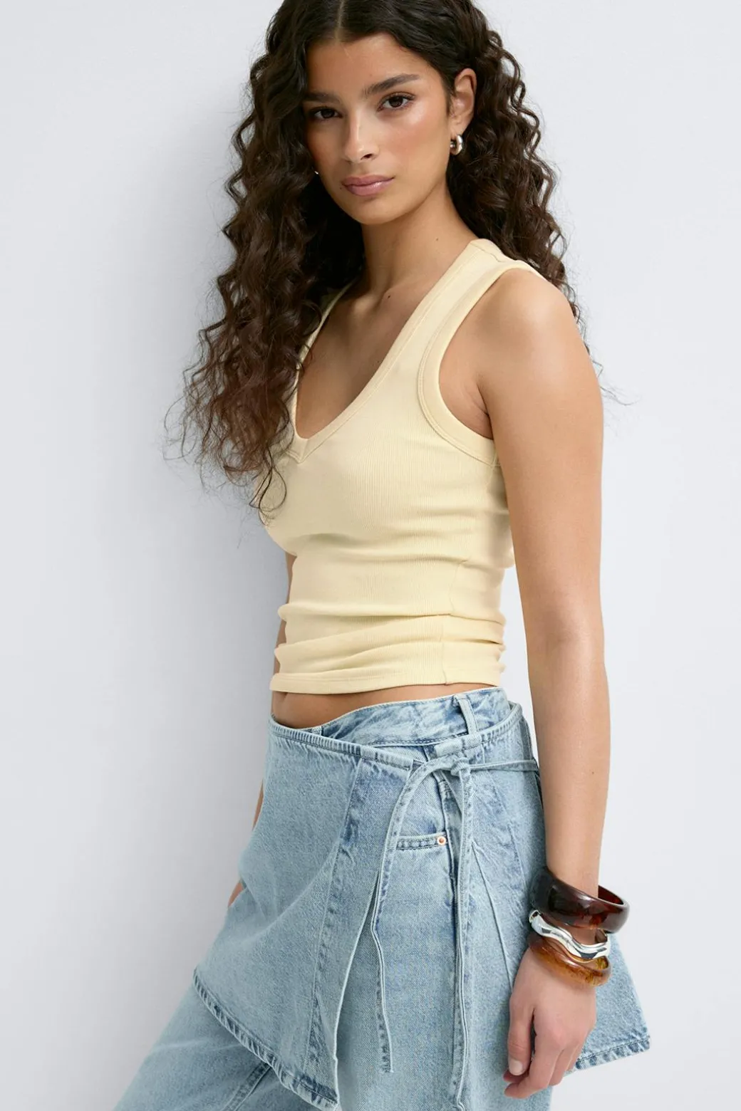 Tight v-neck rib tank