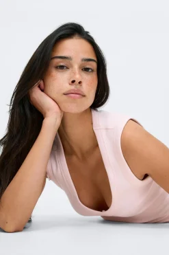 Tight v-neck rib tank