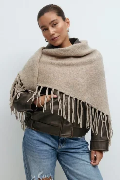Triangle scarf