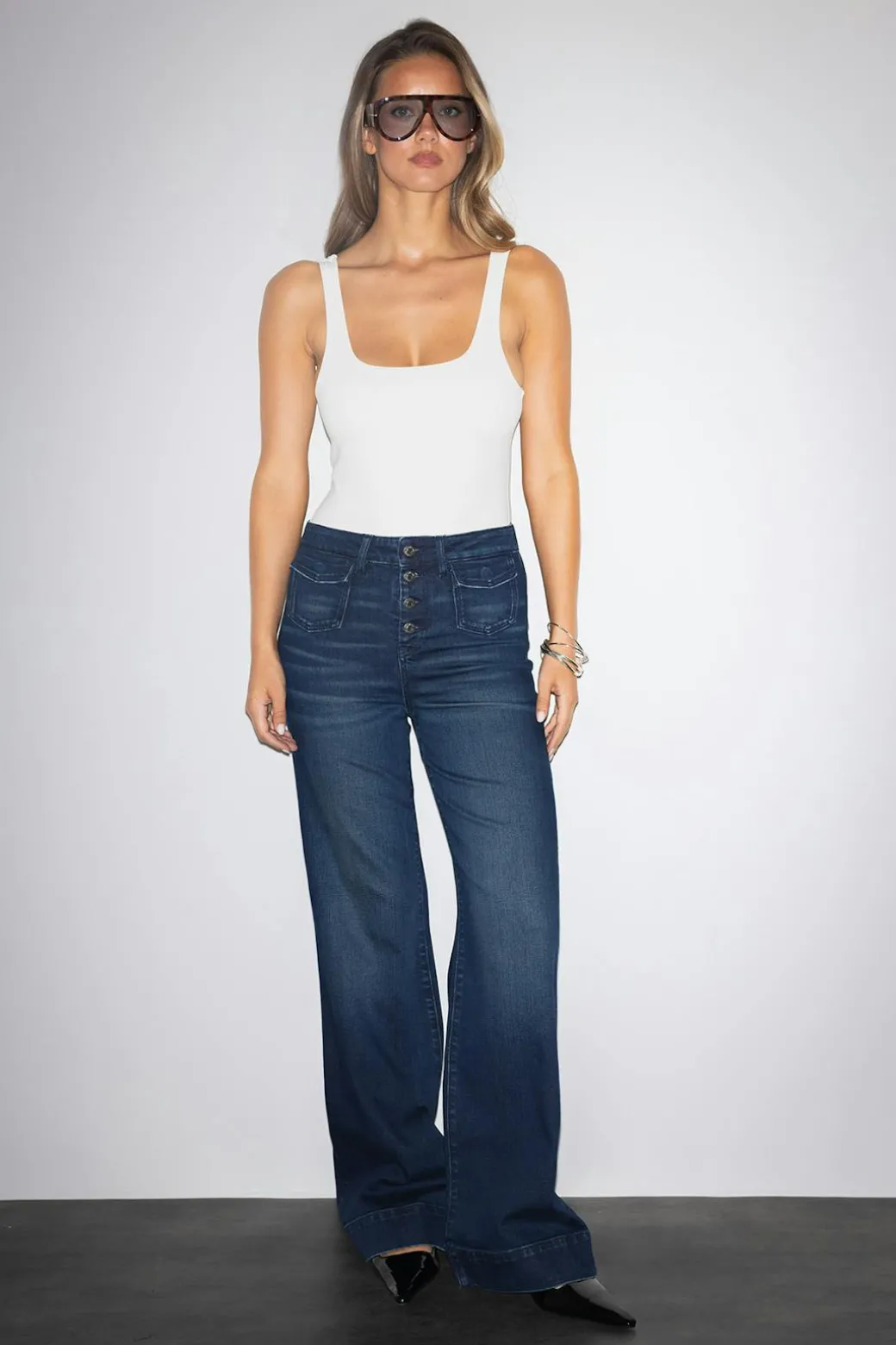 Waist hug flare jeans
