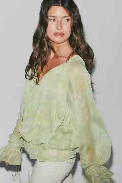Wavy blouse