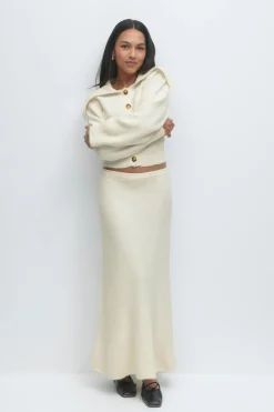 Wide knitted skirt