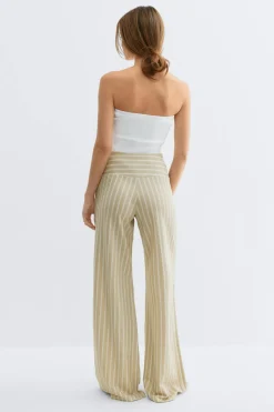 Wide leg trousers