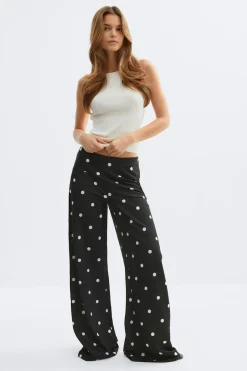 Wide leg trousers