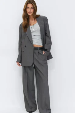 Wide pleated trousers