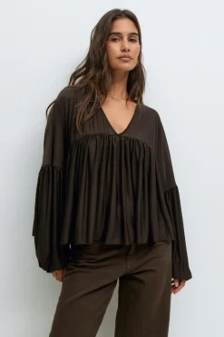 Wide sheer top