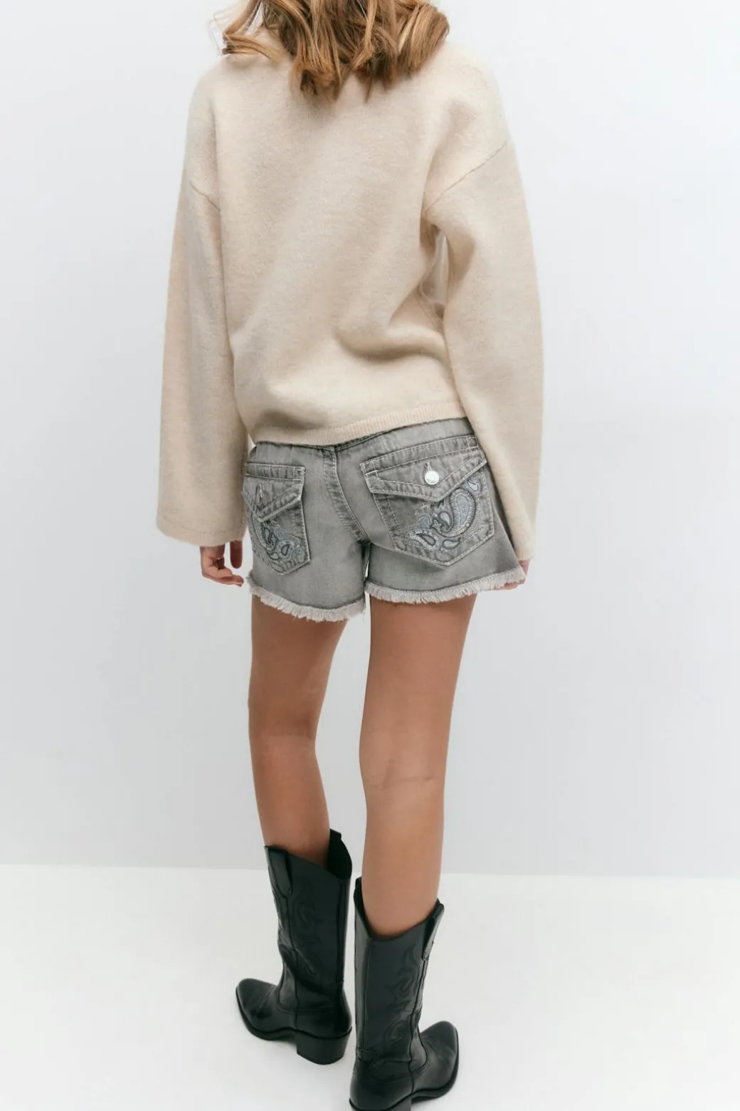 Y chunky embroidery shorts
