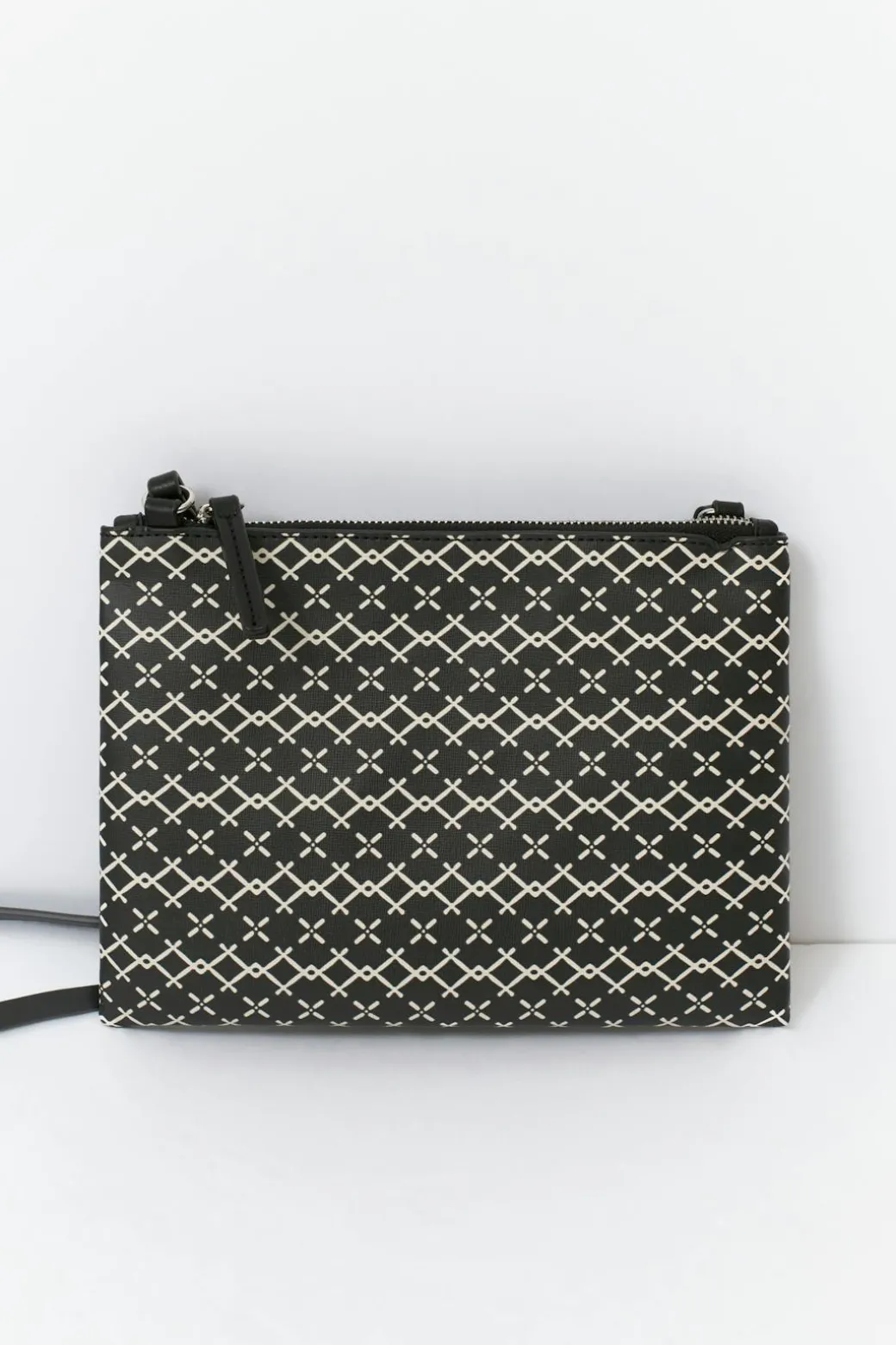 Y clutch bag