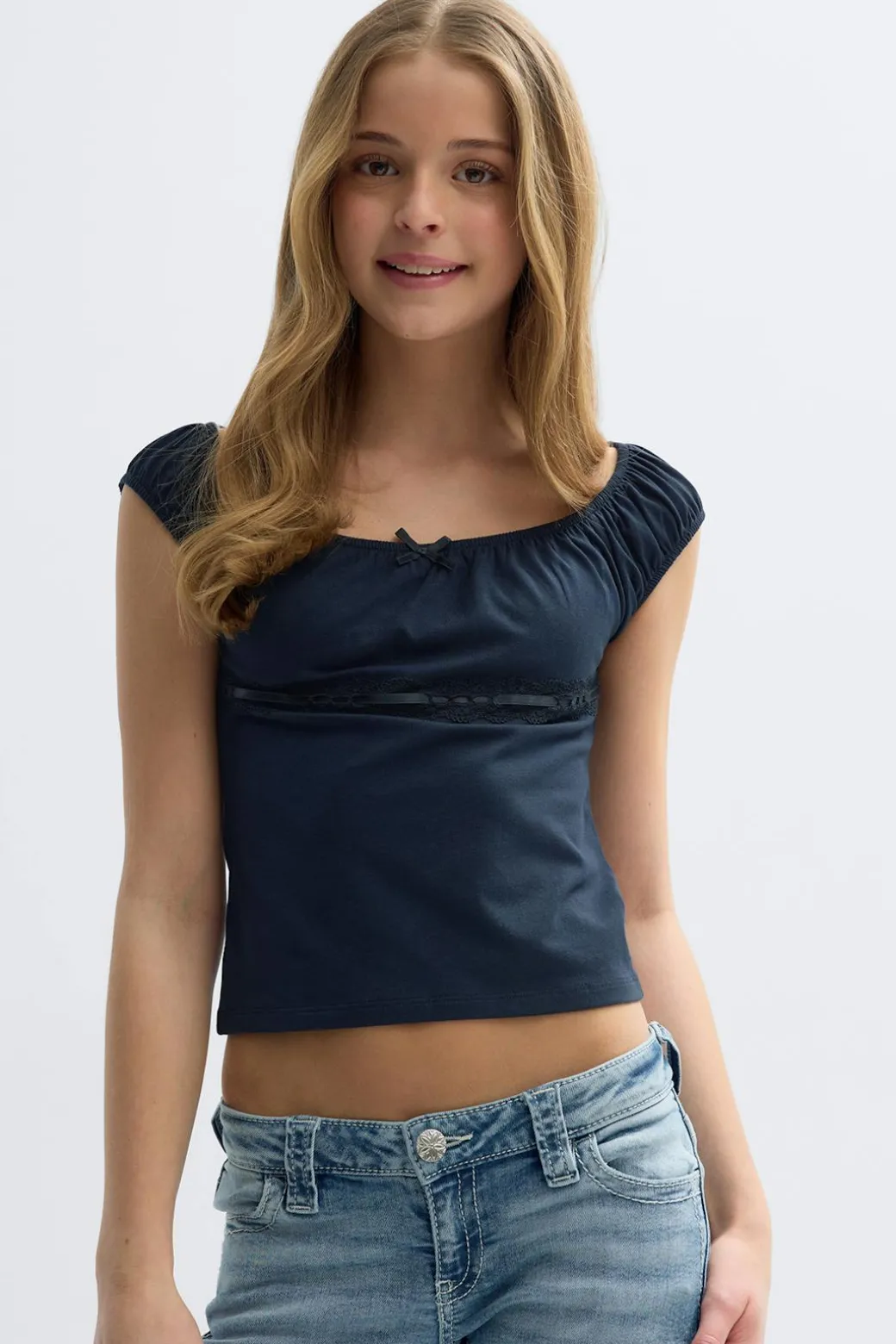 Y fitted lace top