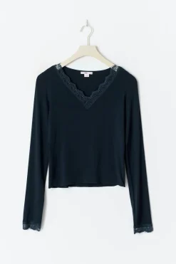 Y lace top