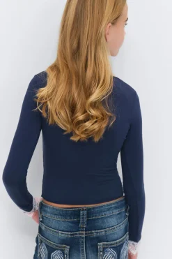 Y lace top
