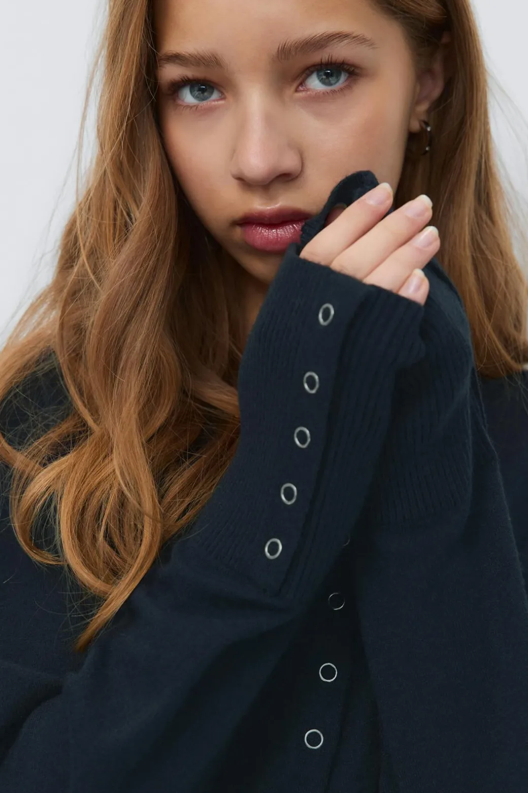 Y shaped knitted cardigan