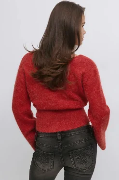 Y shaped knitted sweater